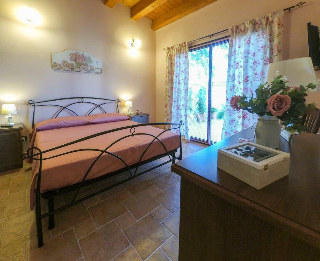 Le Perle Azzurre Vila Fontane Bianche Exterior foto